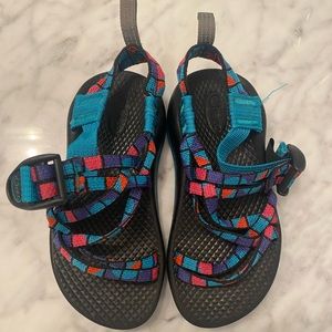 Little kid Chacos size 10 EUC